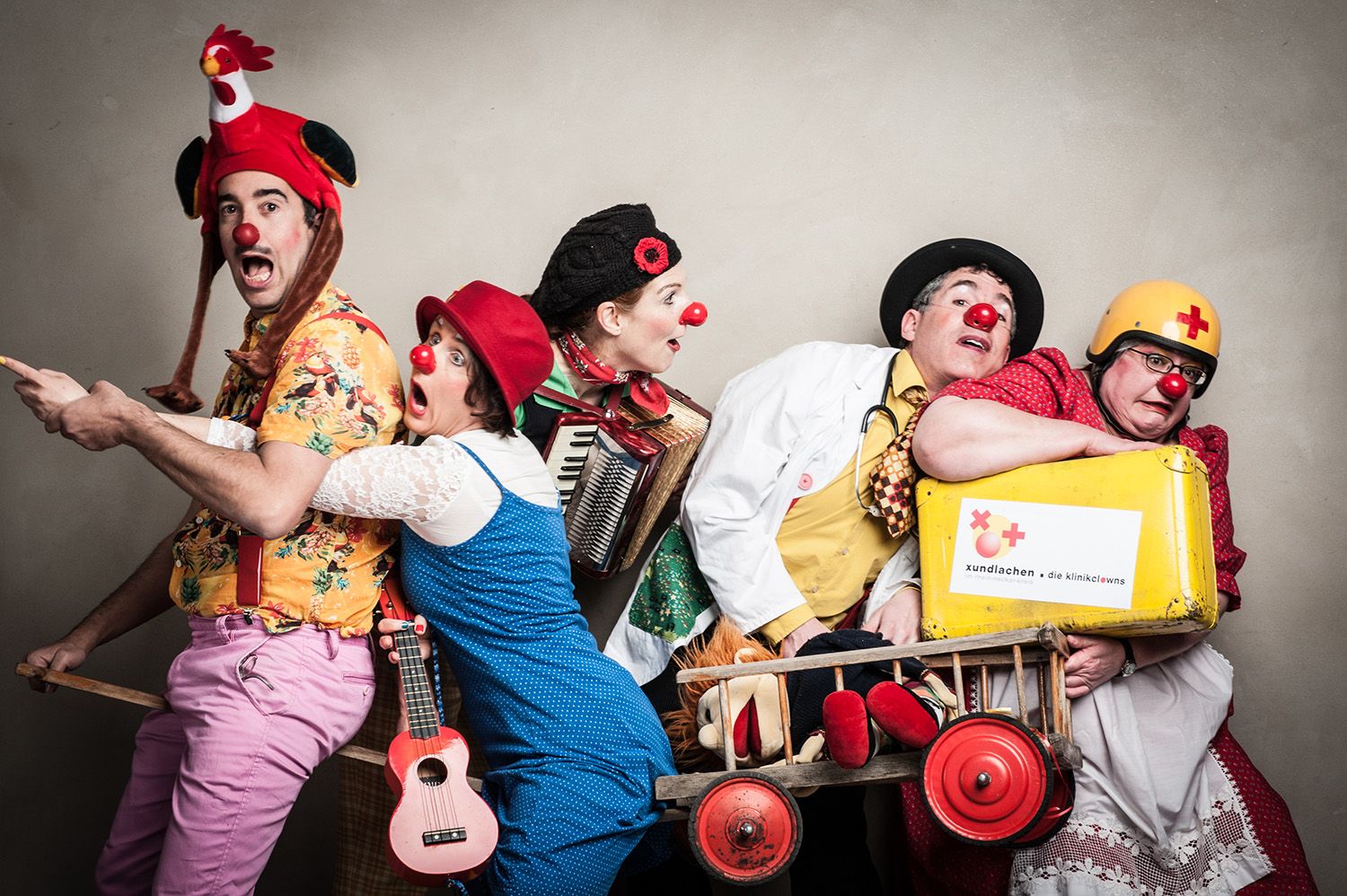 Gruppenfoto von 5 Clowns